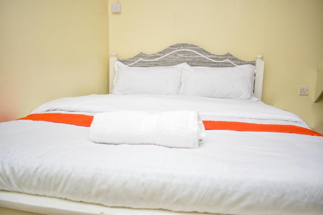 נאיוואשה Luna Light Guest House מראה חיצוני תמונה